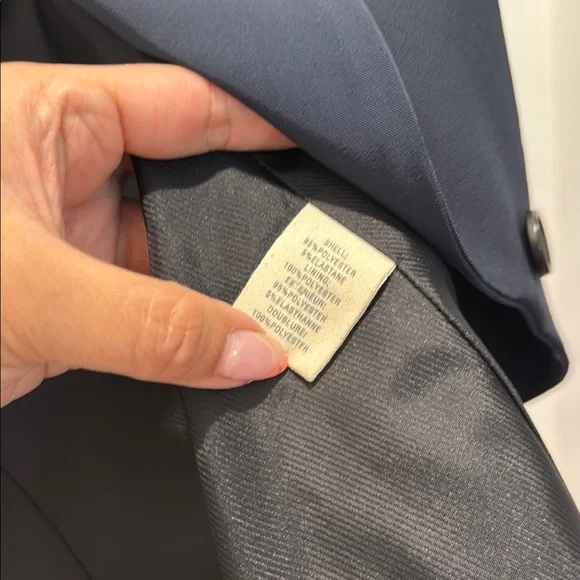 Elizabeth & James Navy Blazer with Ruched Sleeves - Picture 5 of 5